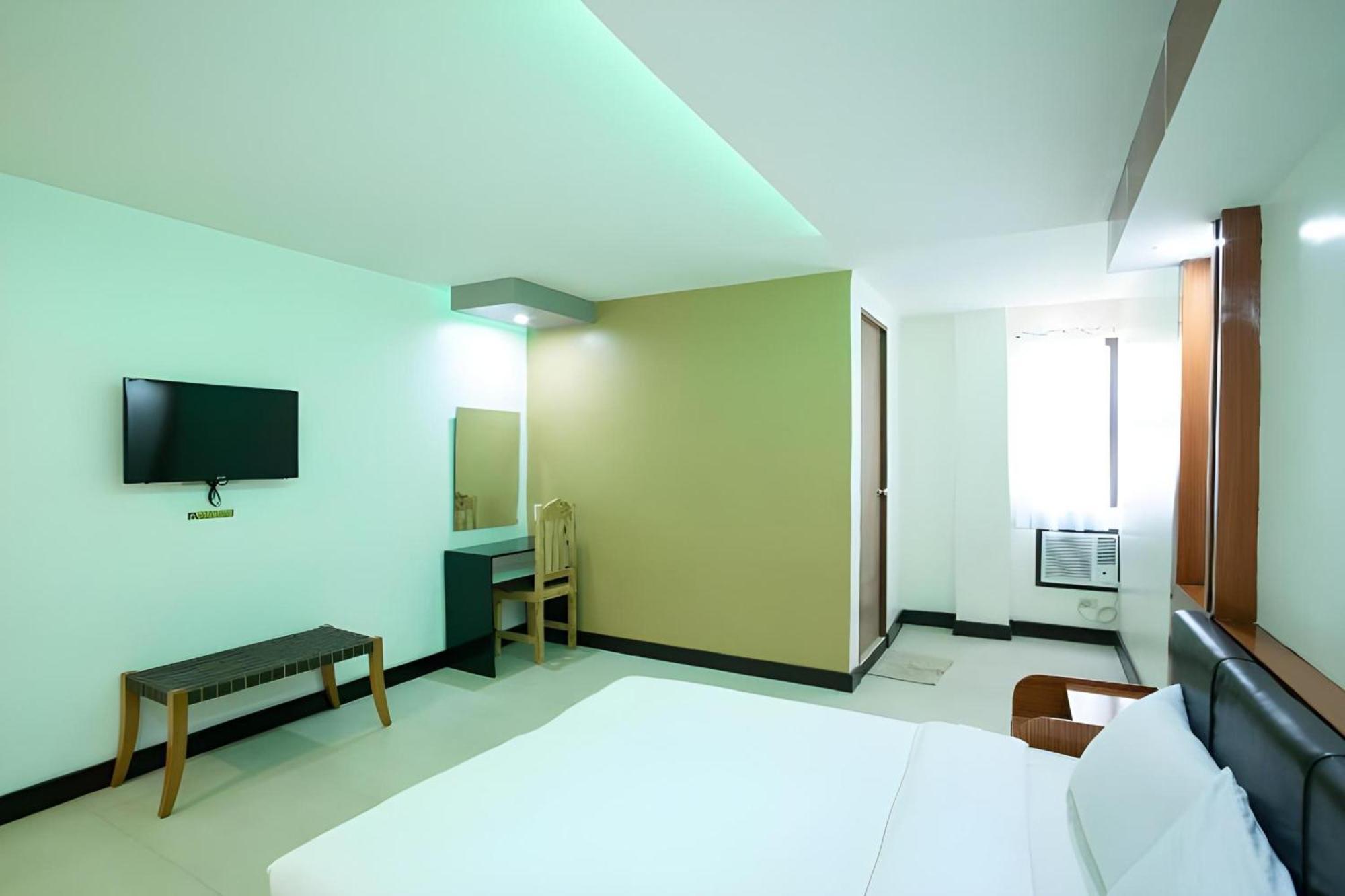 Oyo 195 Ranchotel - Binan Экстерьер фото
