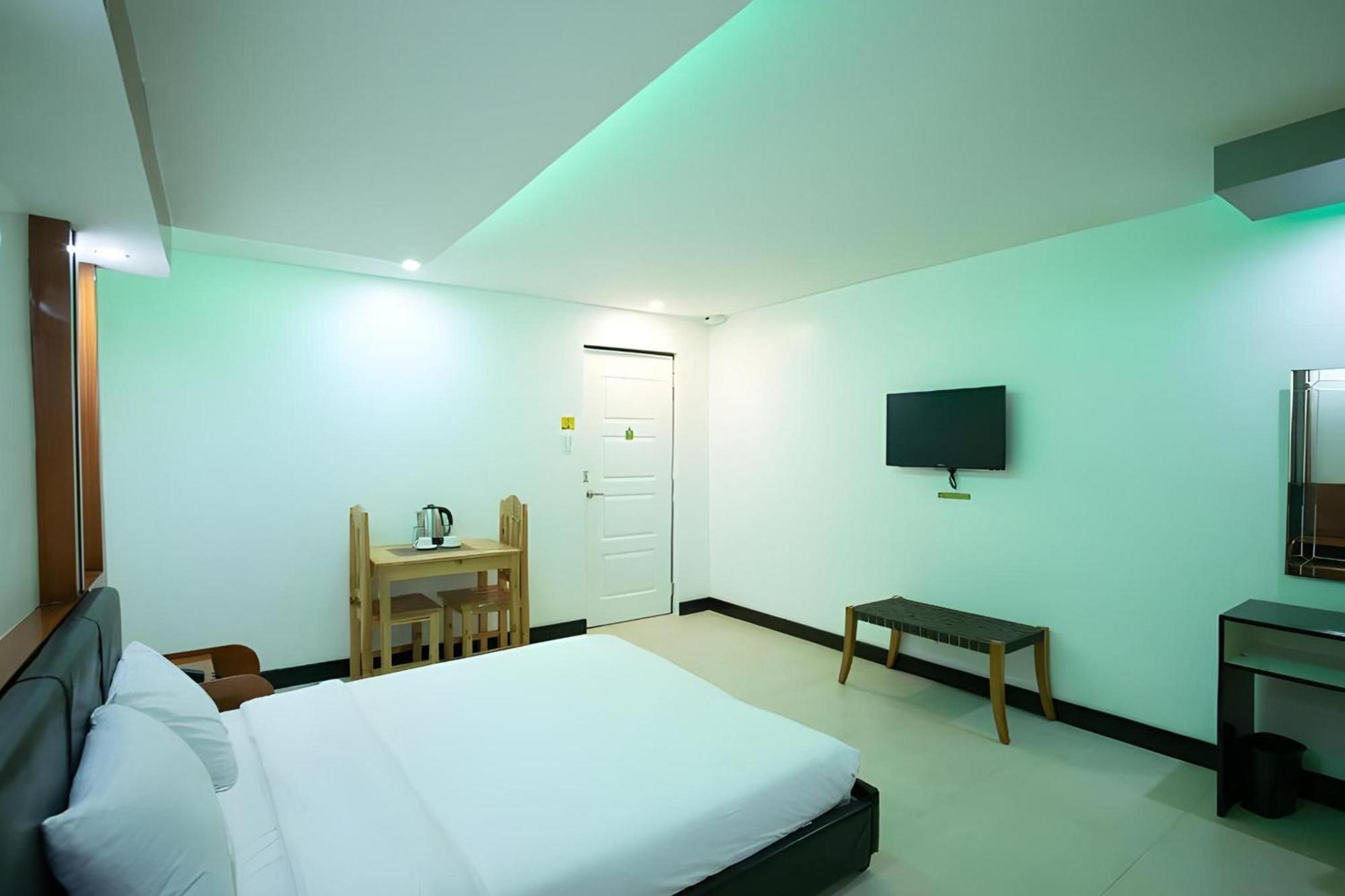 Oyo 195 Ranchotel - Binan Экстерьер фото
