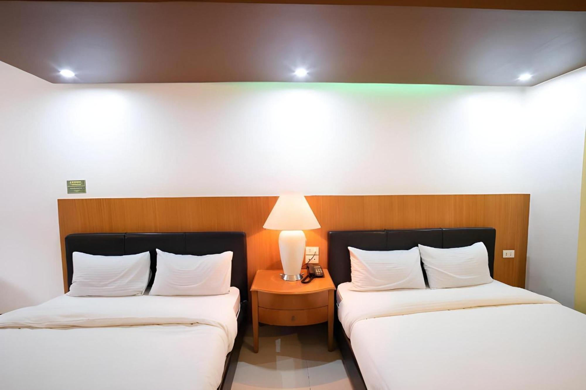 Oyo 195 Ranchotel - Binan Экстерьер фото
