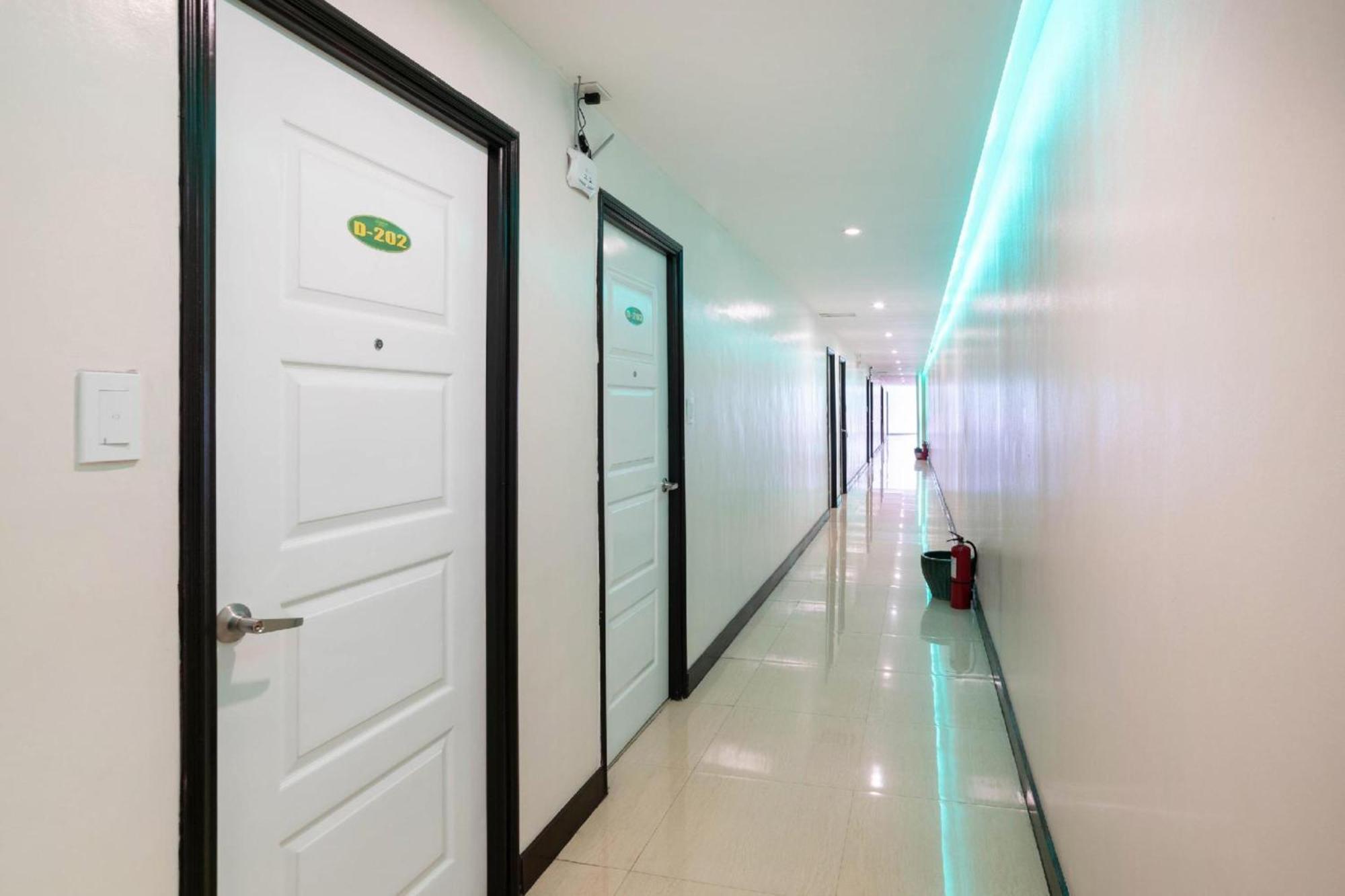 Oyo 195 Ranchotel - Binan Экстерьер фото